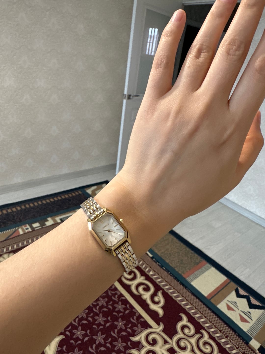 Customer photo review of Isabell Petite Gold Silver