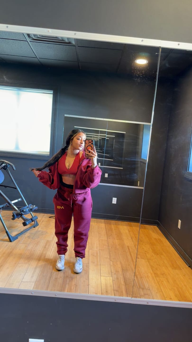 Customer photo review of Boyfriend Joggers