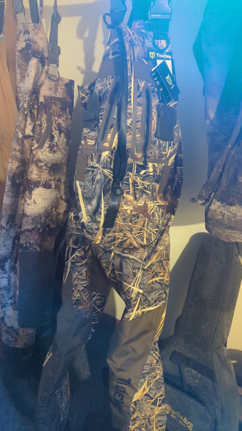 Customer photo review of DeepWade Zipped Duck Waterfowl Hunting Breathable Chest Waders