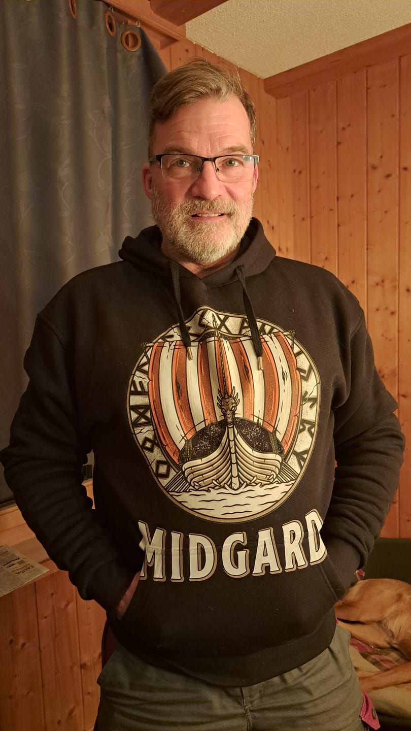 Customer photo review of Midgard - Hoodie Unisex