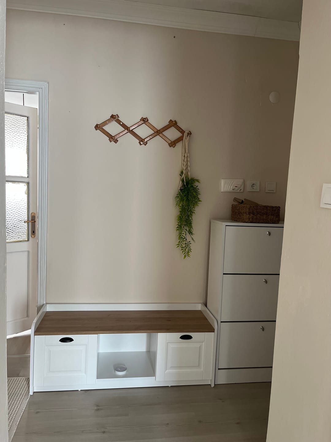Customer photo review of Rani P2 Modern Ayakkabılık Ayakkabı Dolabı  Renk: Beyaz - S. Ceviz M1