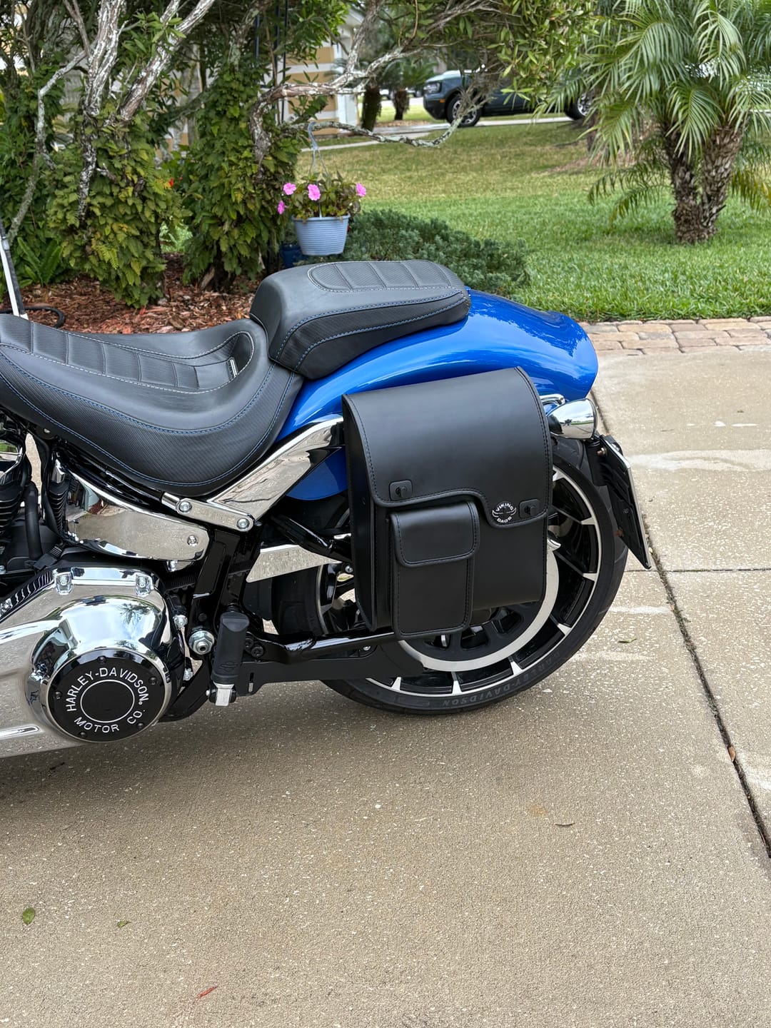 Customer photo review of 5L - Fatman Motorcycle Solo Bag For Harley Softail