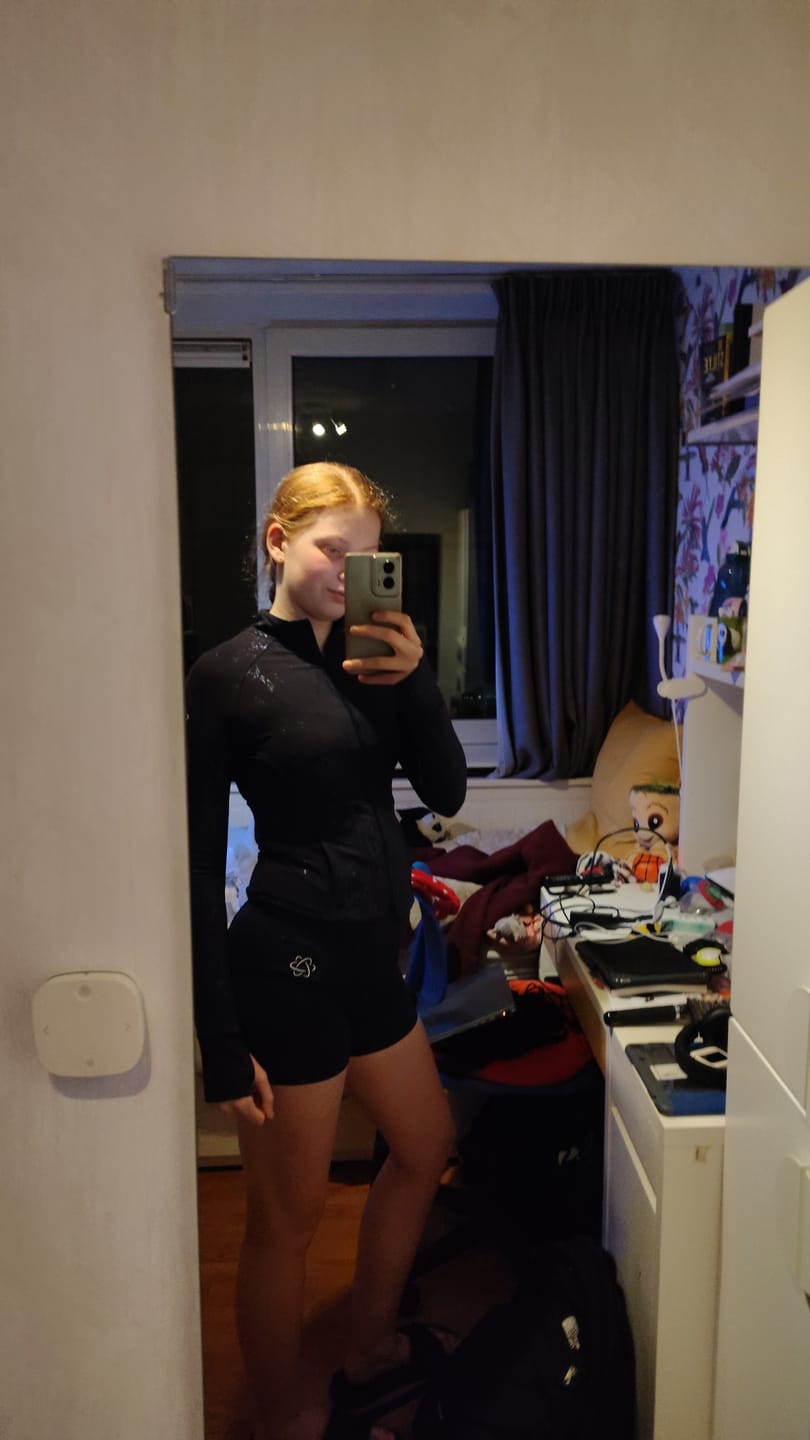 Customer photo review of LUNAR VEST MIDNIGHT BLUE