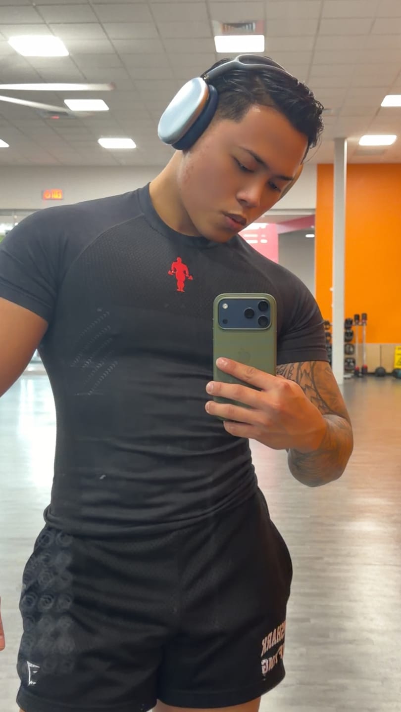 Customer photo review of 4286 - Gold's Iron Legacy Compression Tees