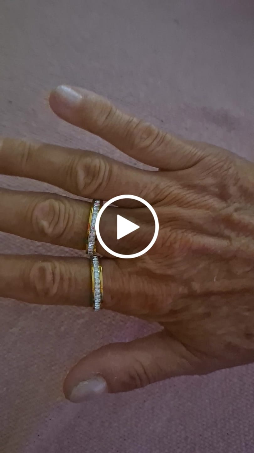 Customer video review of Anel Brilhante Banhado em Ouro 18K