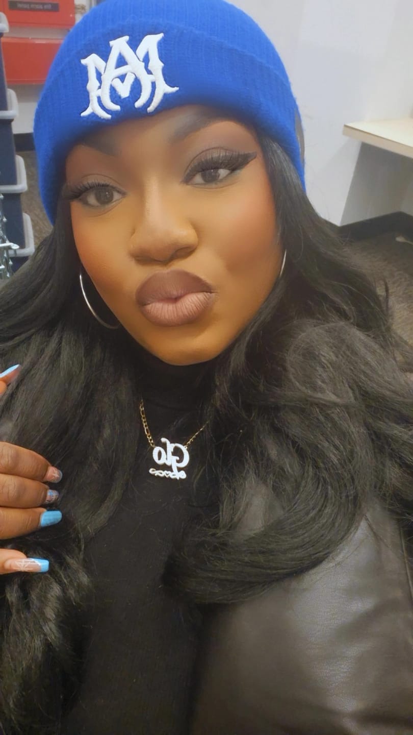 Customer photo review of Double Plated Heart Title Name Necklace w/ Figaro Chain