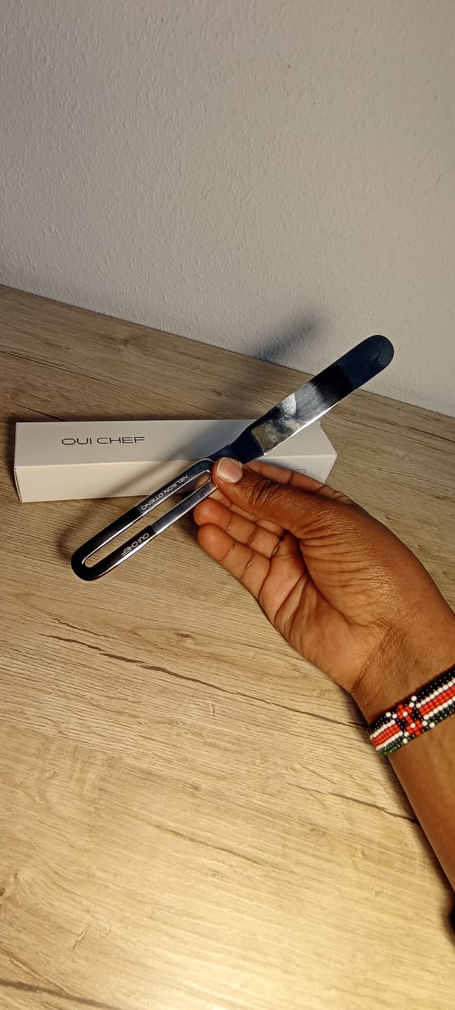 Customer photo review of LiftOff Chef's Palette Knife