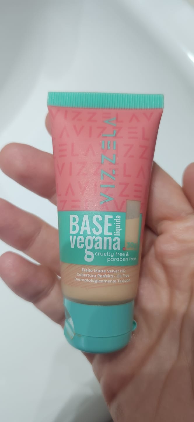 Customer photo review of Base Líquida Matte - Vizzela