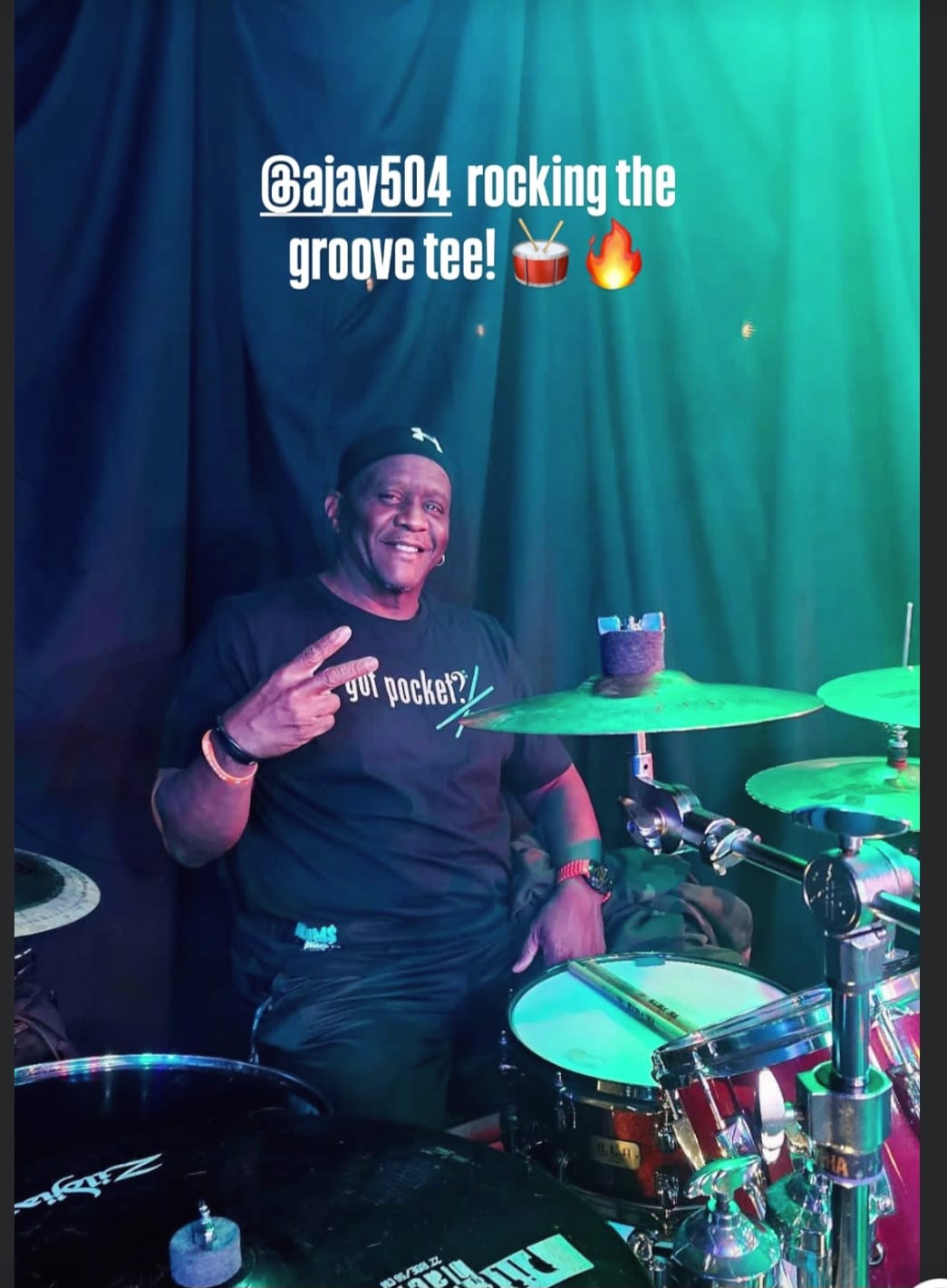 Customer photo review of Groove T-shirt (Black/Aqua)