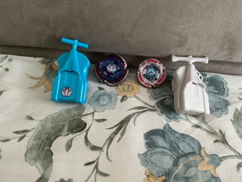 Customer photo review of Takara Tomy Meteo L Drago Beyblade BB-88 LW105LF Metal Masters - With String Launcher