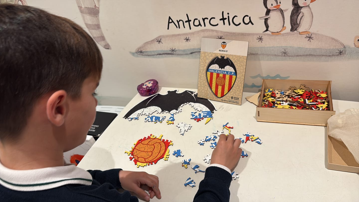 Customer photo review of Valencia CF® Logo - Puzzle de Madera