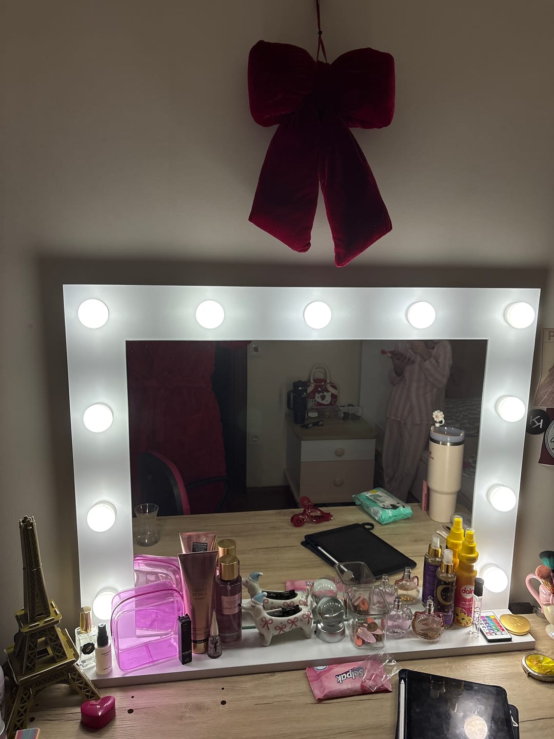 Customer photo review of Rani EF108 Hollywood Işıklı Ayna Kulis Makyaj Aynası Spot Işıklar Dahil Ayna Beyaz