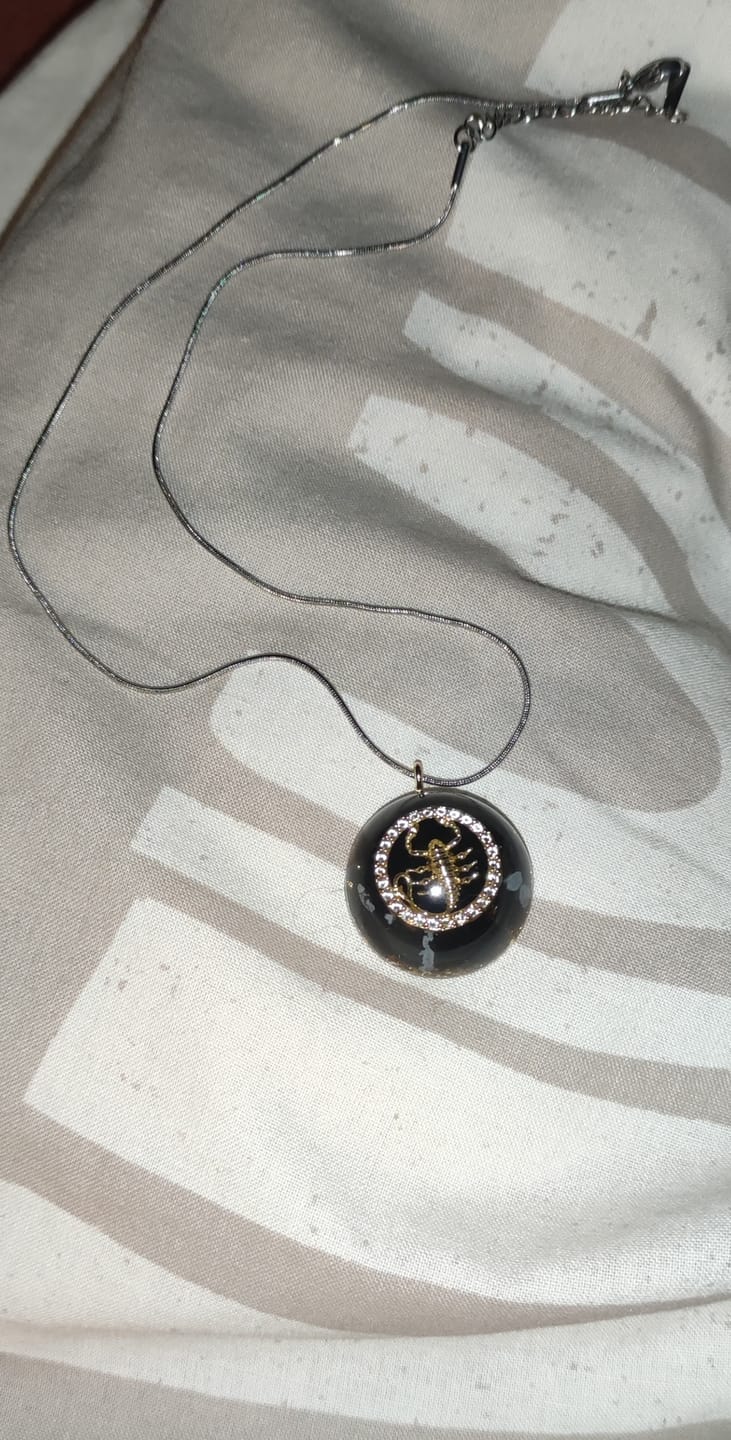 Customer photo review of Pendentif Orgonite "Signe Astrologique" en Pierre Naturelle