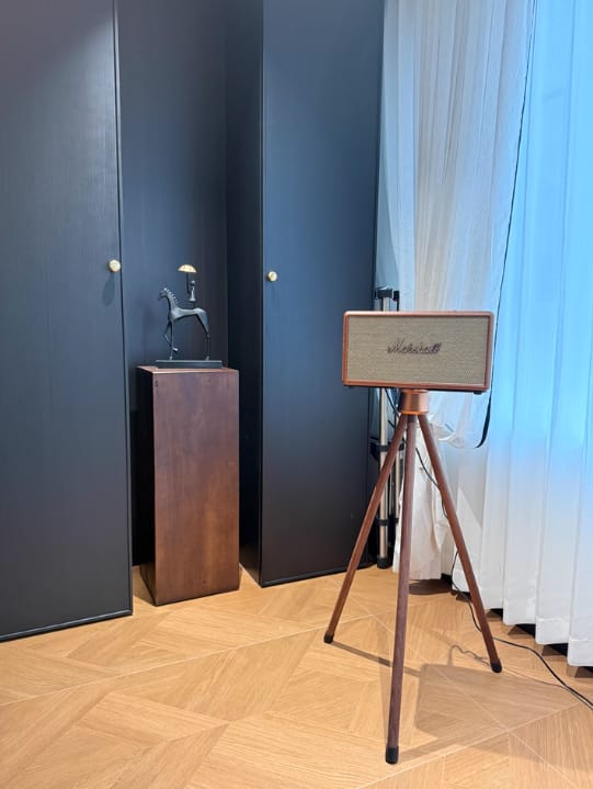 Customer photo review of Floor Tripod Speaker Stand for Marshall Acton Stanmore Woburn