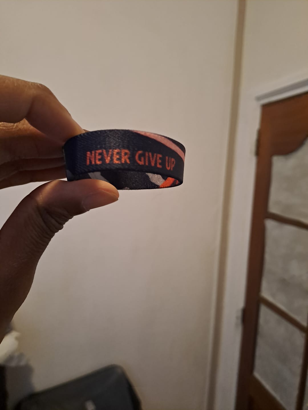 Customer photo review of Never Give Up - Elastisches Armband