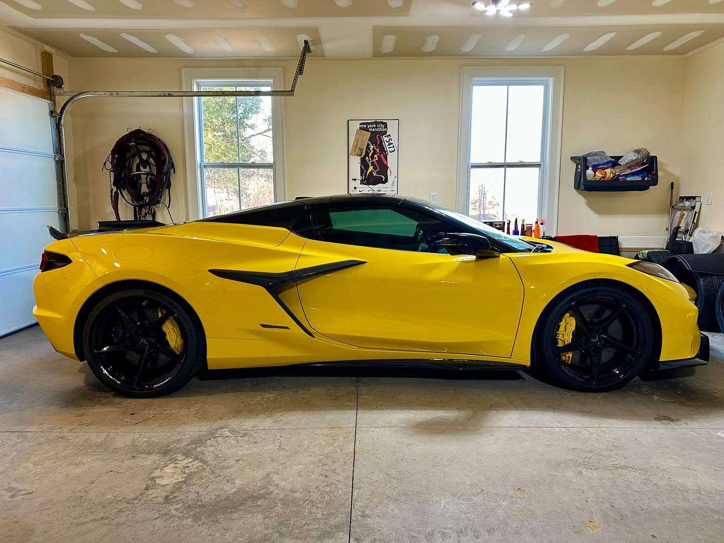 Customer photo review of Chevrolet Corvette C8 Z06 DRY CARBON FIBER Side Door Garnish