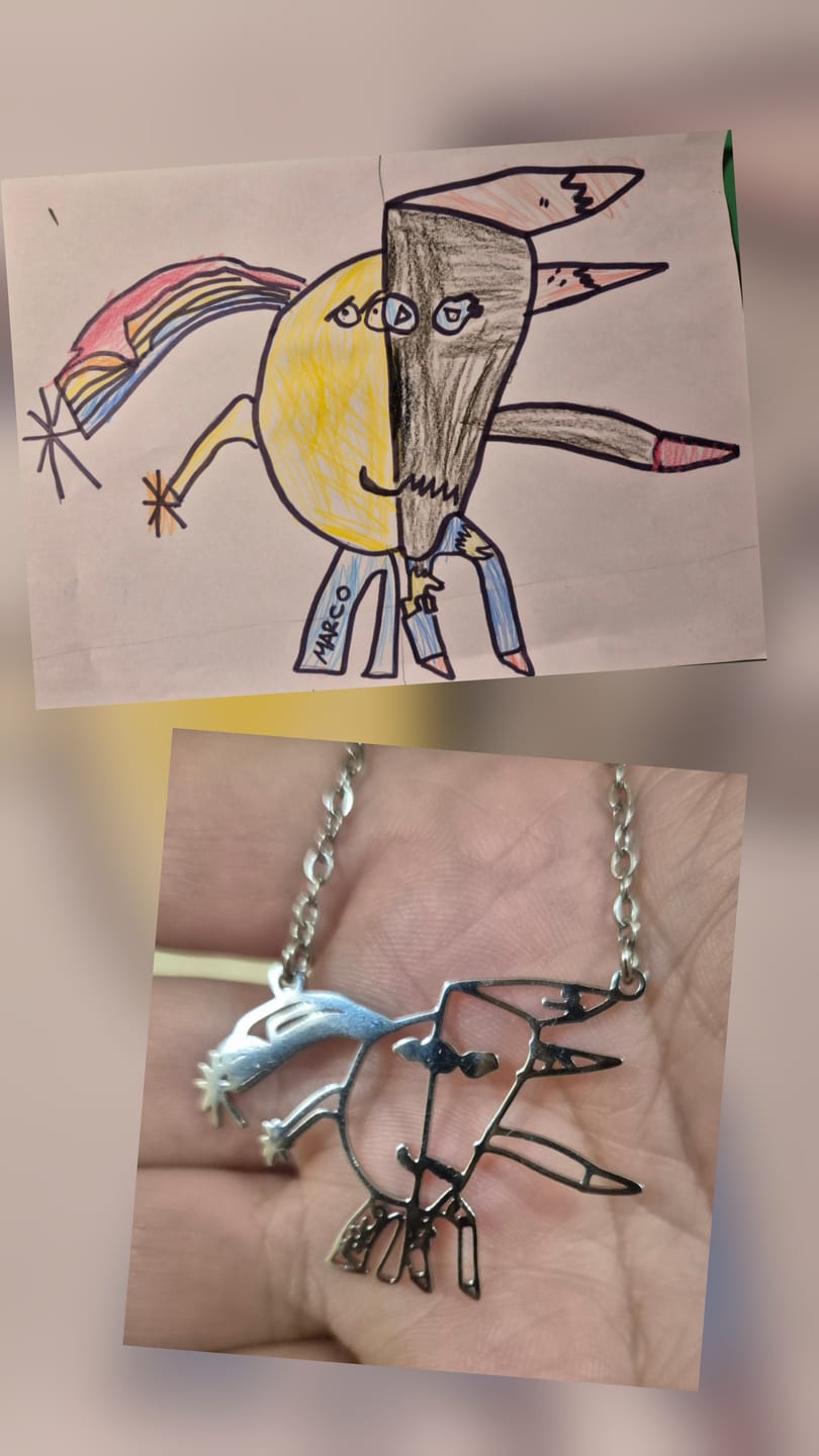 Customer photo review of Dibujo infantil personal como Collar o Colgante en oro