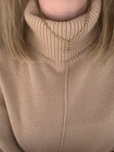 Customer photo review of The Piha T-Bar Necklace - Rope