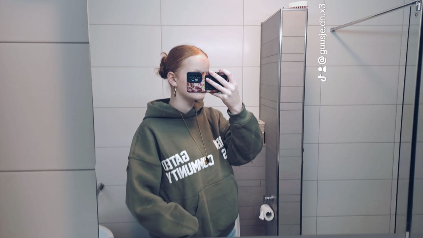 Customer photo review of GATED COMMUNITY HOODIE SAGE
