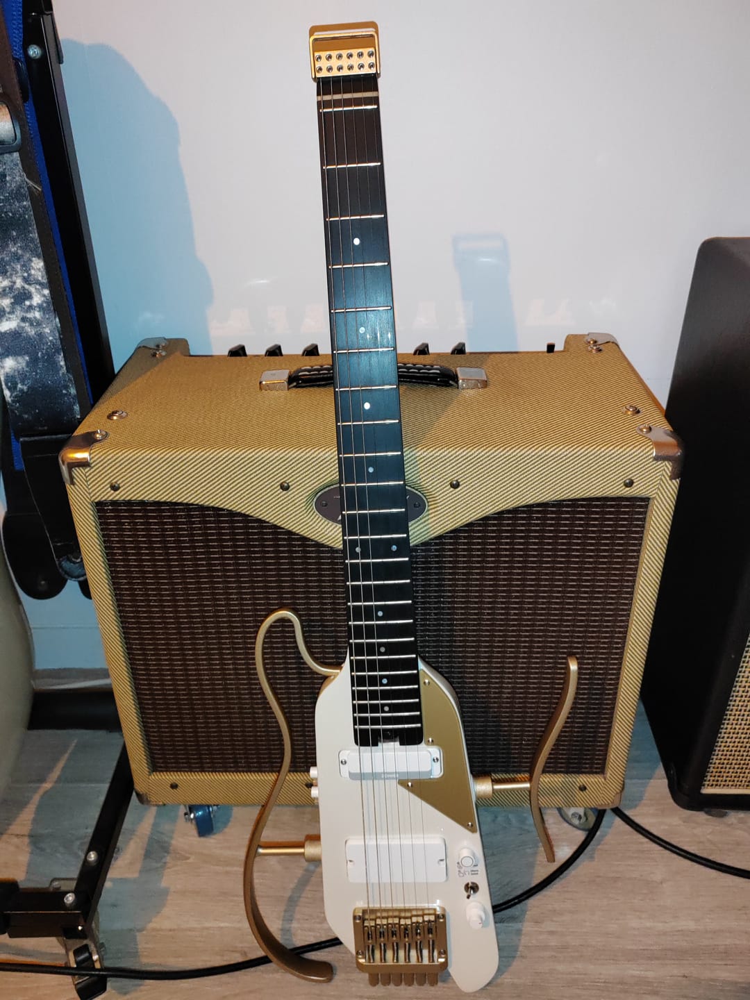 Customer photo review of Donner HUSH™ X PRO Guitare Électrique