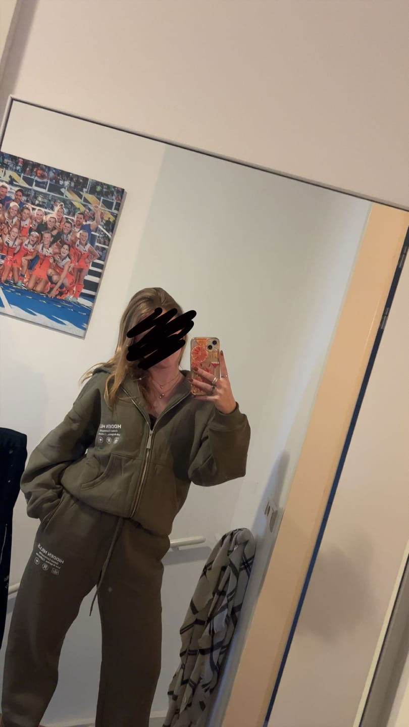 Customer photo review of LABEL ZIP HOODIE SAGE