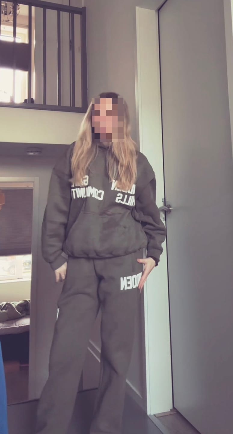 Customer photo review of GATED COMMUNITY HOODIE SAGE