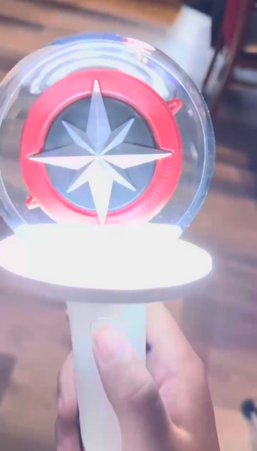 Customer photo review of STRAY KIDS - OFFICIAL LIGHT STICK VER.2