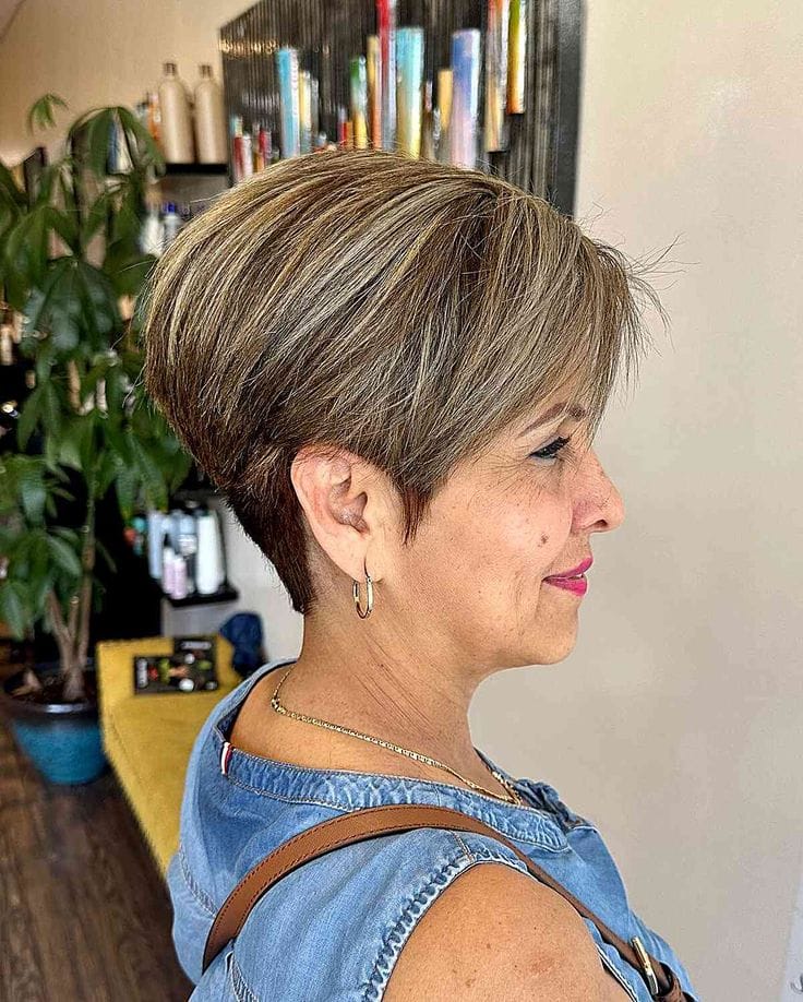 Customer photo review of High-Quality Short Hair Topper For Women With Thinning Hair