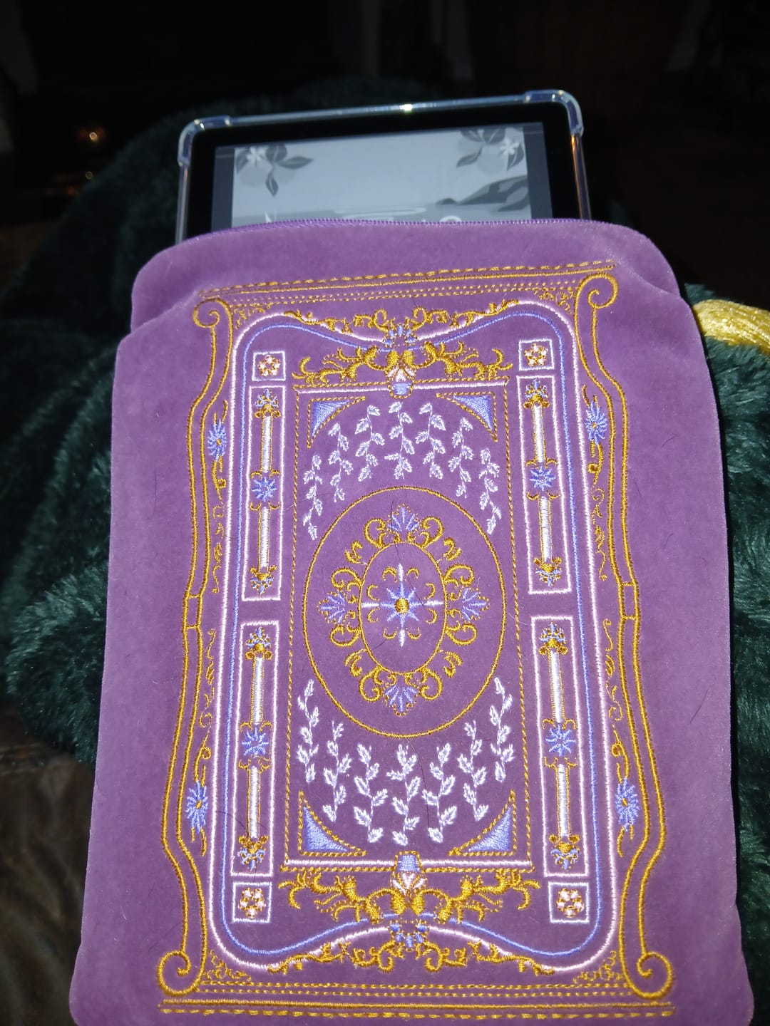 Customer photo review of Literati Kindle Sticker Insert - Purple