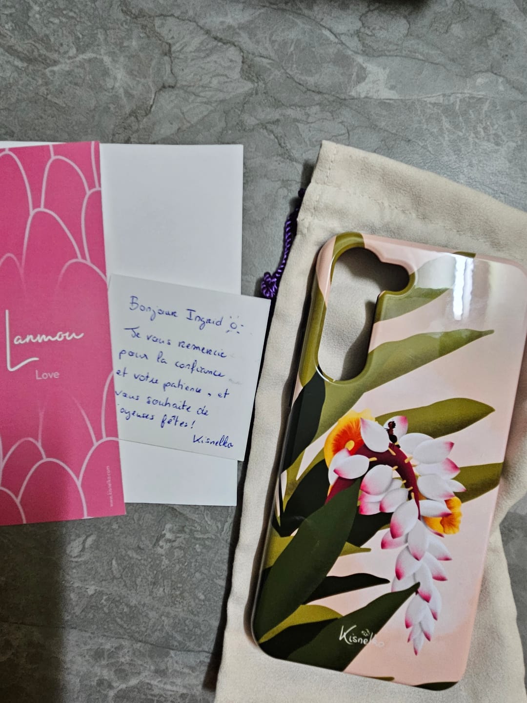 Customer photo review of Coque Fleur d'Atoumo
