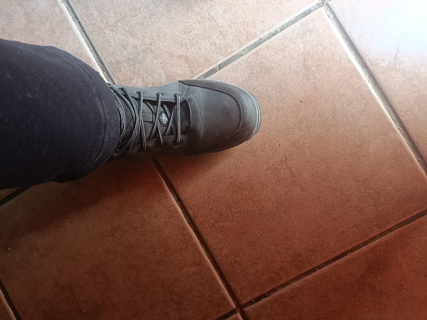 Customer photo review of Skechers Botín Mujer Seguridad Mccoll