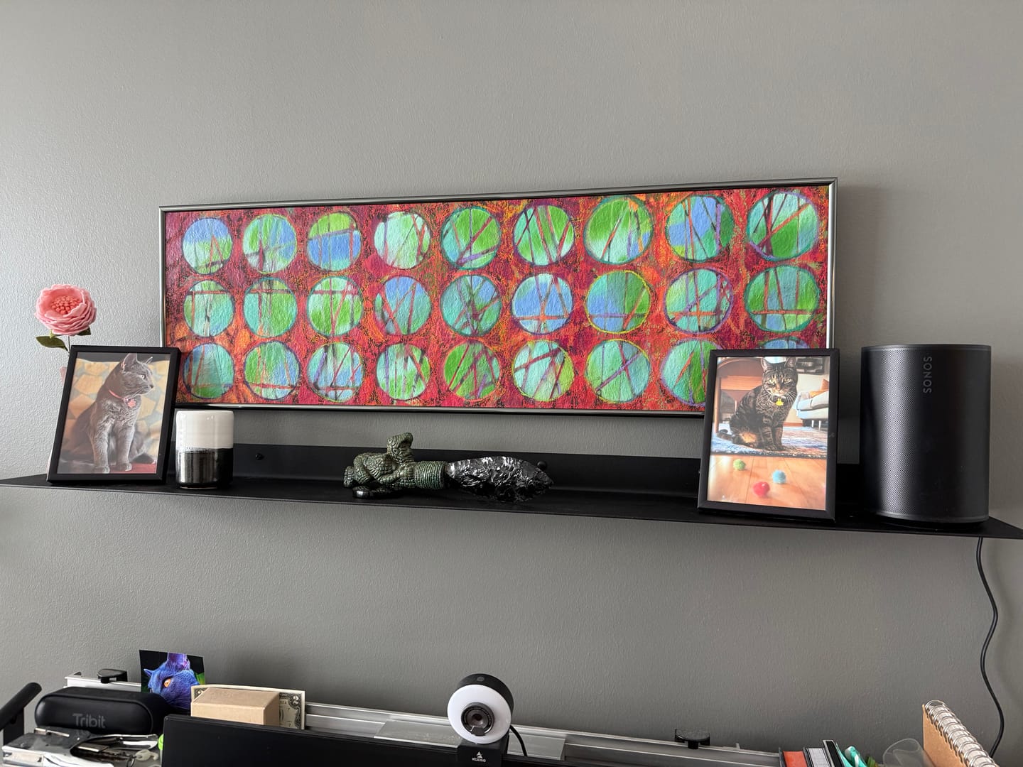Customer photo review of Modern Metal Floating Shelf - Minimalist Wall Storage & Display