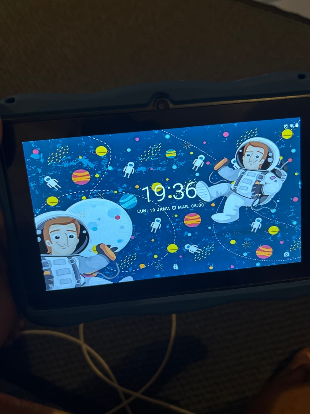 Customer photo review of Ludoti - La tablette éducative