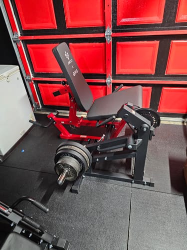 Customer photo review of TAWERET™  1:1 Cable Ratio Leg Extension and Curl Machine