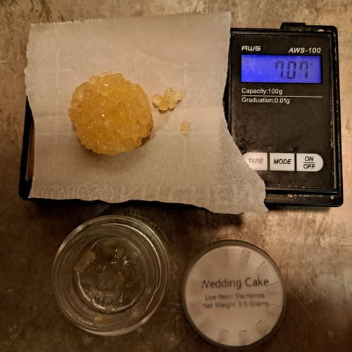 Customer photo review of Wedding Cake | Live Resin Diamonds