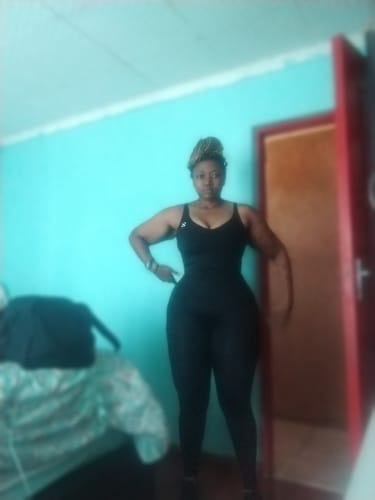 Customer photo review of All Black Active Wear Women's Fitness Set