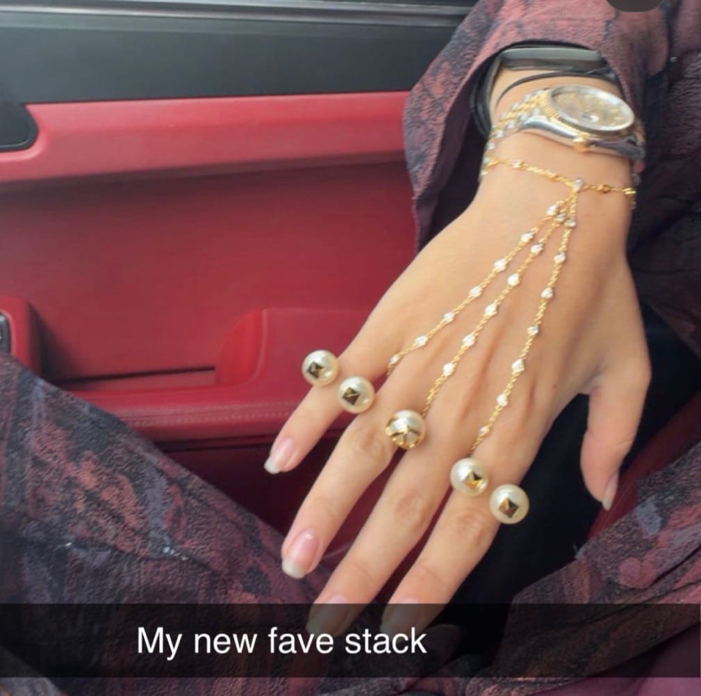 Customer photo review of Samara Hand Chain