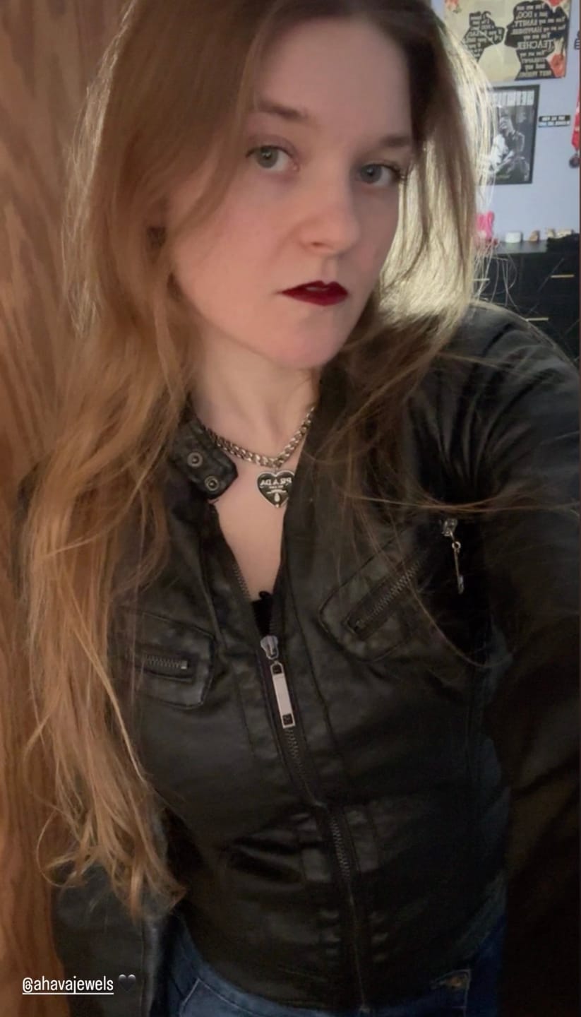 Customer photo review of Luxe Black Heart Necklace