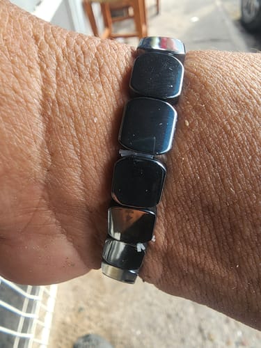 Customer photo review of Pulsera Hora Hematita