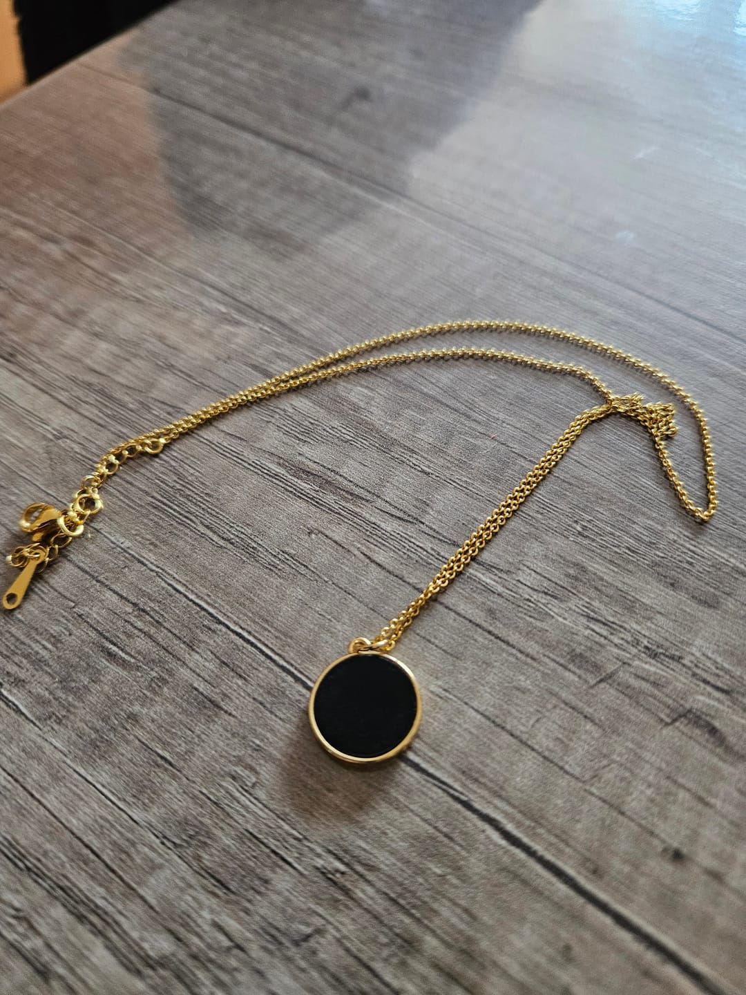 Customer photo review of Obsidian Halskette - Kreismedallion
