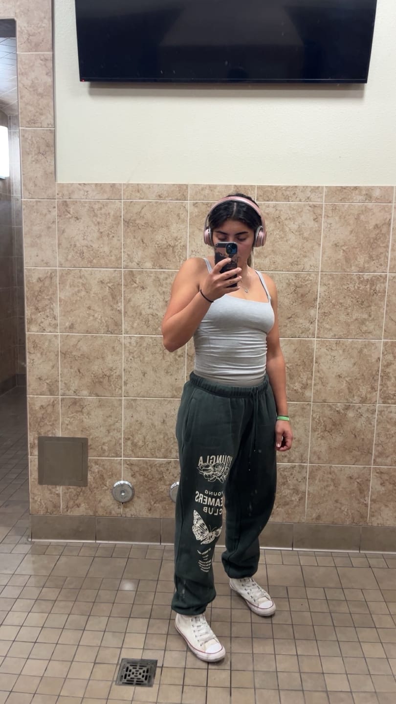Customer photo review of W211 Dreamers Joggers