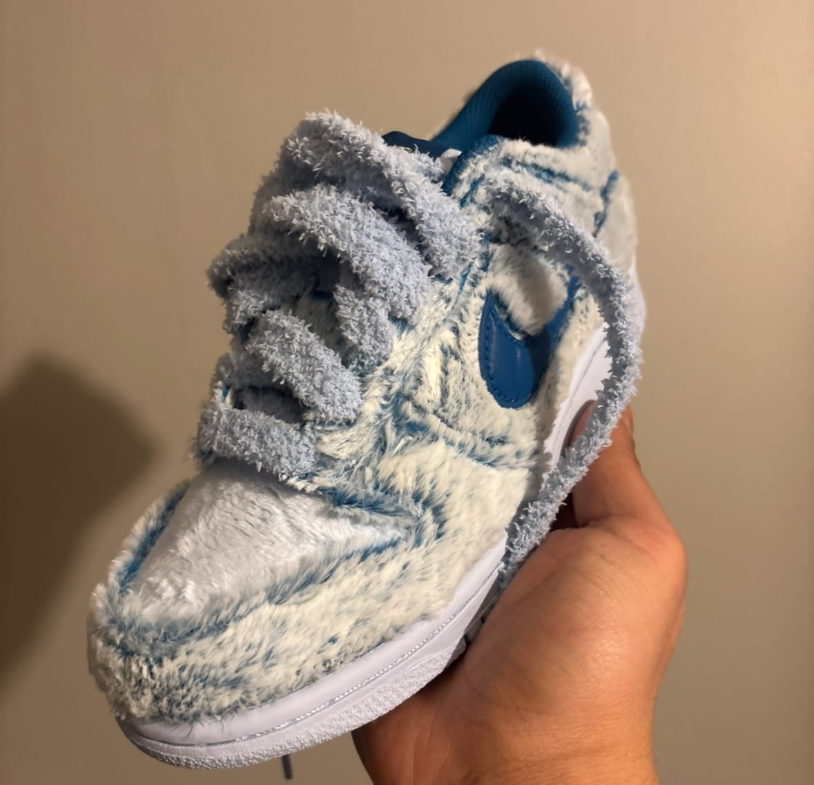 Customer photo review of Flat Fat Cozy Laces