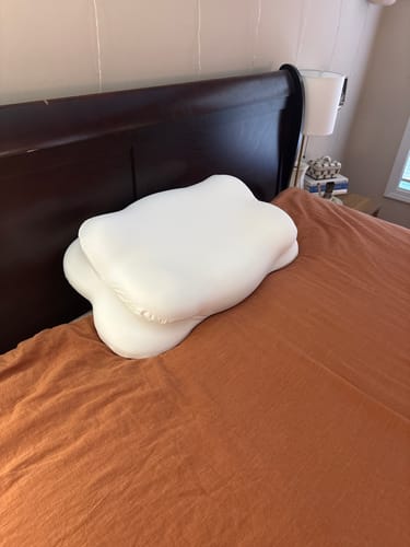 Customer photo review of Mellow CloudAlign™ Pillow