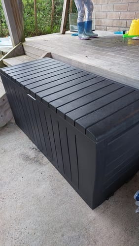 Customer photo review of Marvel Plus Deck Box