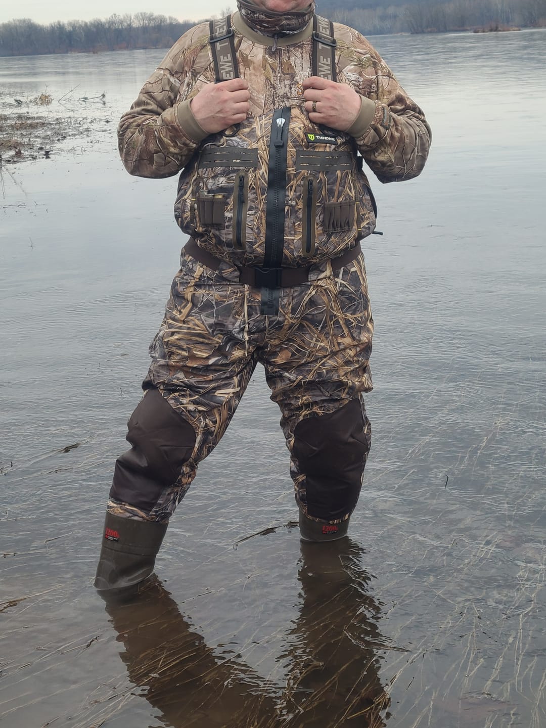 Customer photo review of QuestWade Elite Waterfowl Hunting Waders | Breathable Waterproof Zip Front Bootfoot Waders for Men | Durable Neoprene Camo Duck Hunting Bibs Chest Waders