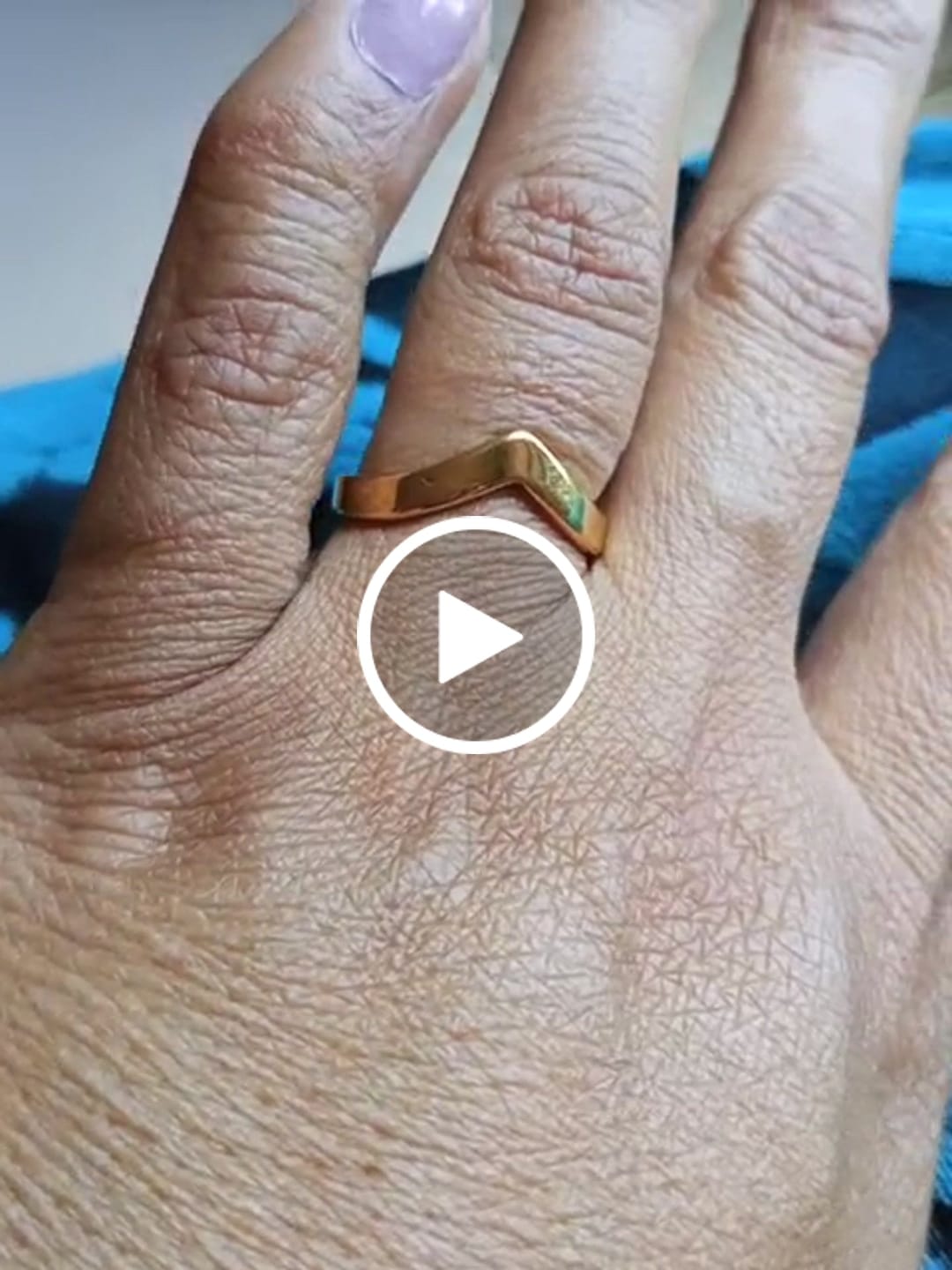 Customer video review of Anel Trinity Liso Banhado em Ouro 18K