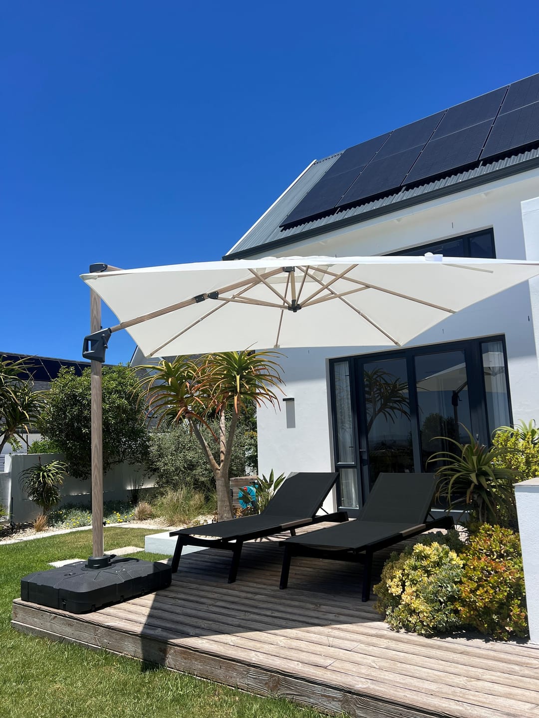 Customer photo review of Cayman 3x3m Aluminium Umbrella - White