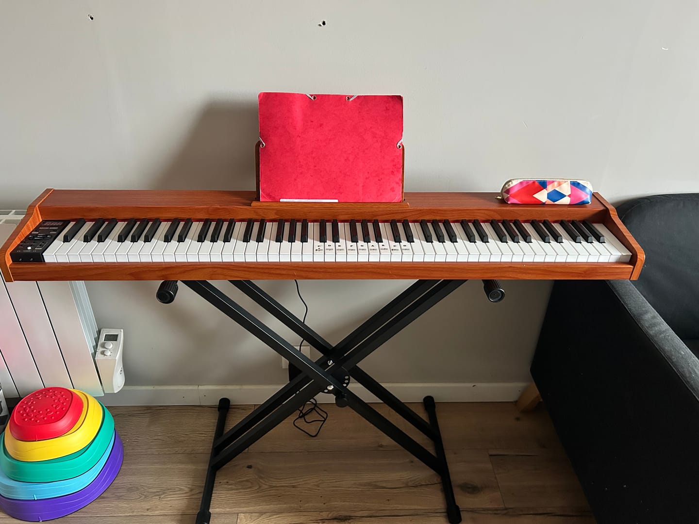 Customer photo review of Donner DEP-1S Semi-Lesté De Style Bois Piano Numérique