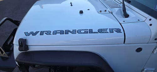 Customer photo review of Wrangler Hood Lettering Textured - Diamond Plate