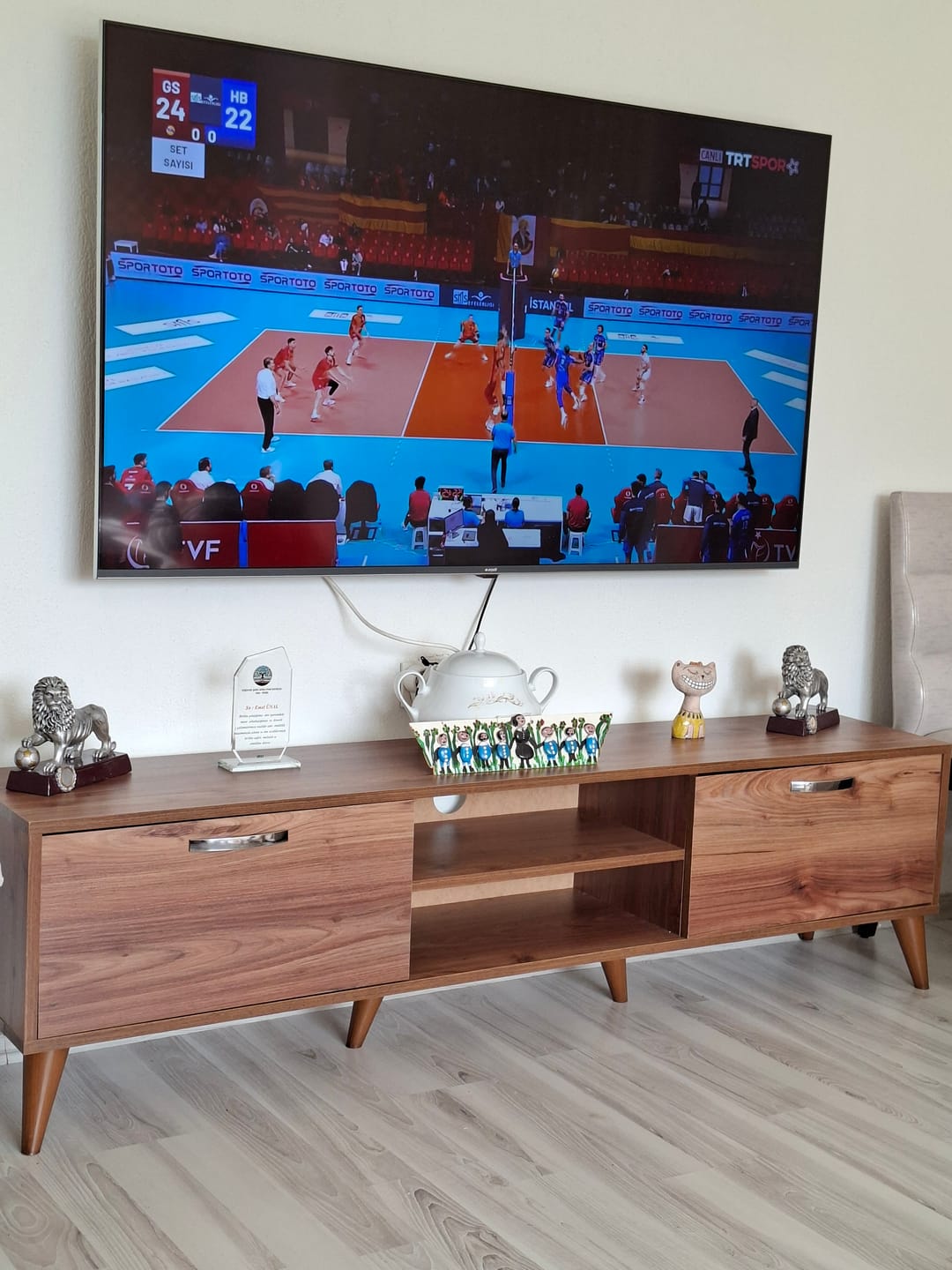 Customer photo review of Rani A9 Tv Ünitesi Modern Ayaklı Tv Sehpası 180 cm Minyatür Ceviz